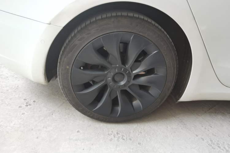 Used Tesla Model 3 2019 Standard Range Rear-Drive Upgraded Version Right Rear Wheel Hub