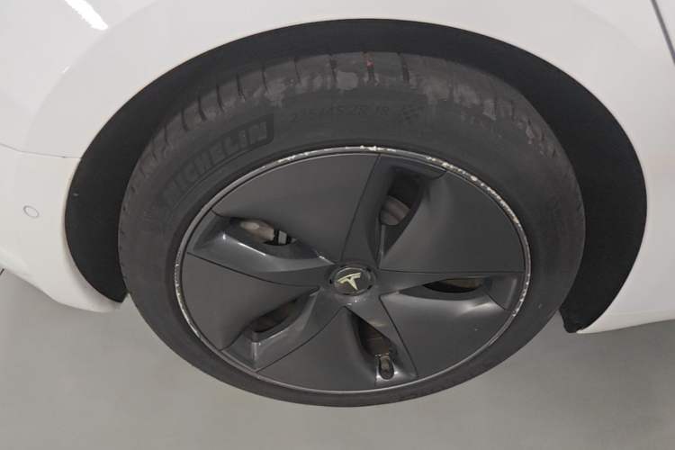 Used Tesla Model 3 2019 Standard Range Rear-Drive Upgraded Version Right Rear Wheel Hub