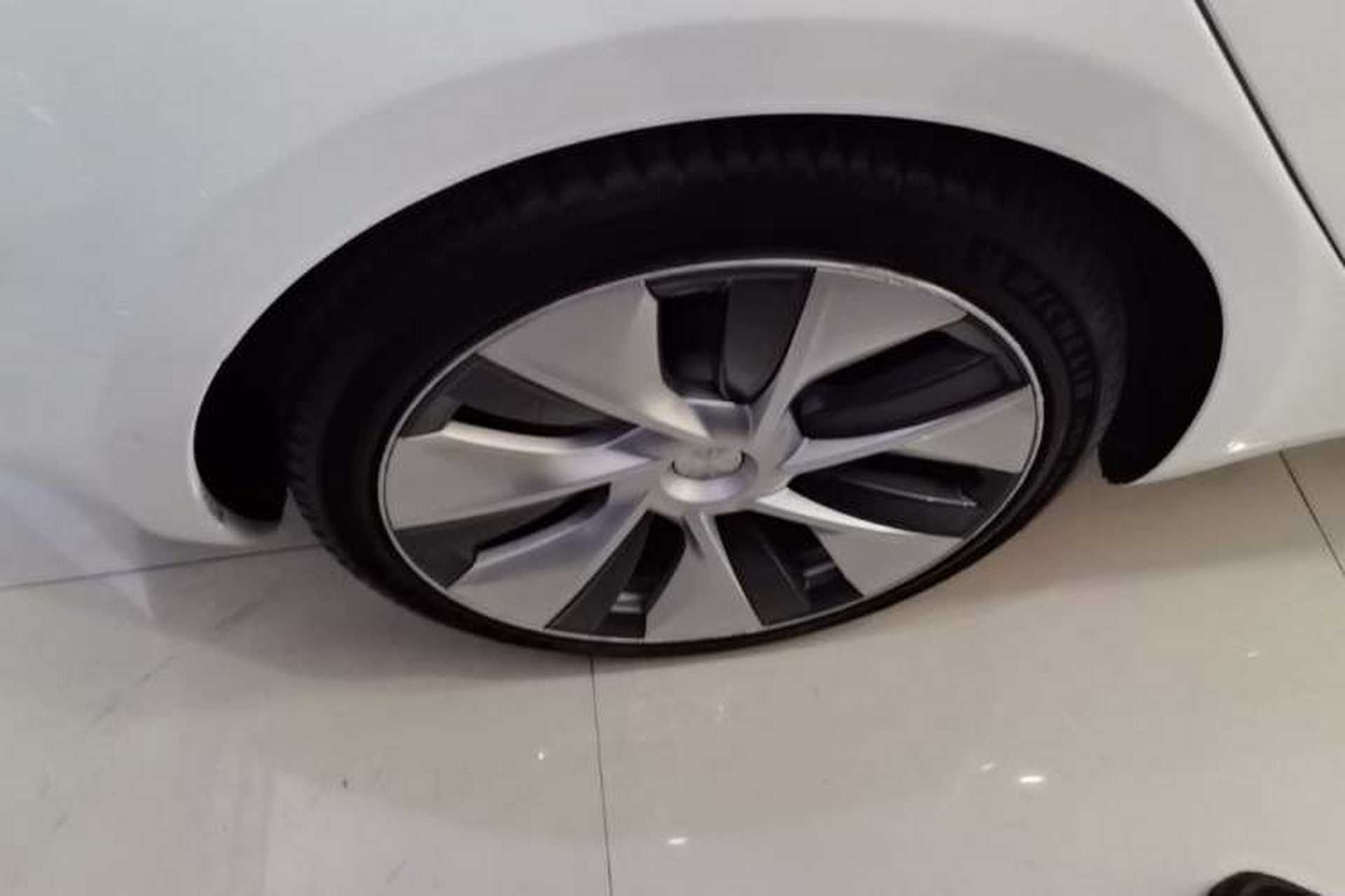 Used Tesla Model 3 2019 Performance High-Performance All-Wheel-Drive Version Right Rear Wheel Hub