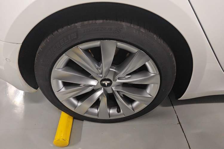 Used Tesla Model 3 2019 Standard Range Rear-Drive Upgraded Version Right Rear Wheel Hub