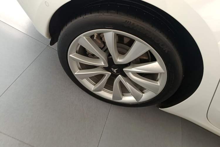 Used Tesla Model 3 2019 Standard Range Rear-Drive Upgraded Version Right Rear Wheel Hub