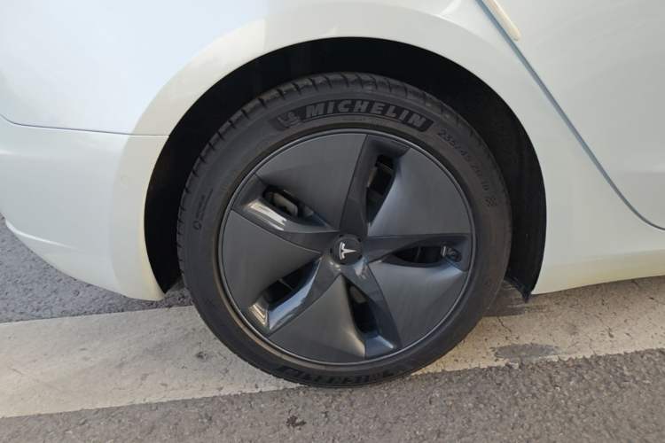 Used Tesla Model 3 2019 Standard Range Rear-Drive Upgraded Version Right Rear Wheel Hub