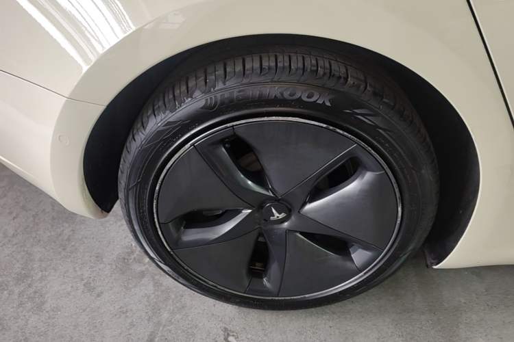 Used Tesla Model 3 2019 Standard Range Rear-Drive Upgraded Version Right Rear Wheel Hub