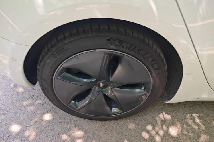 Used Tesla Model 3 2019 Standard Range Rear-Drive Upgraded Version Right Rear Wheel Hub
