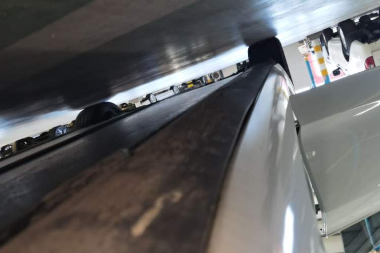 Used Tesla Model 3 2019 Standard Range Rear-Wheel Drive Upgraded Version (60 kWh) Right Side Sill