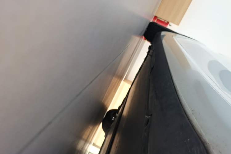 Used Tesla Model 3 2019 Standard Range Rear-Drive Upgraded Version Right Side Sill