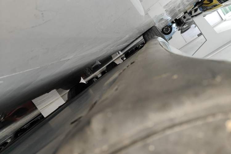Used Tesla Model 3 2019 Standard Range Rear-Wheel Drive Upgraded Version (60 kWh) Right Side Sill