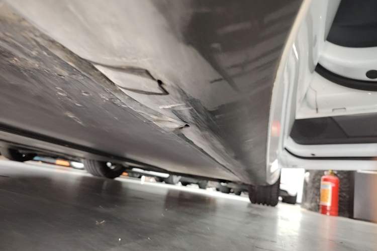 Used Tesla Model 3 2019 Standard Range Rear-Wheel Drive Upgraded Version (52 kWh) Right Side Sill