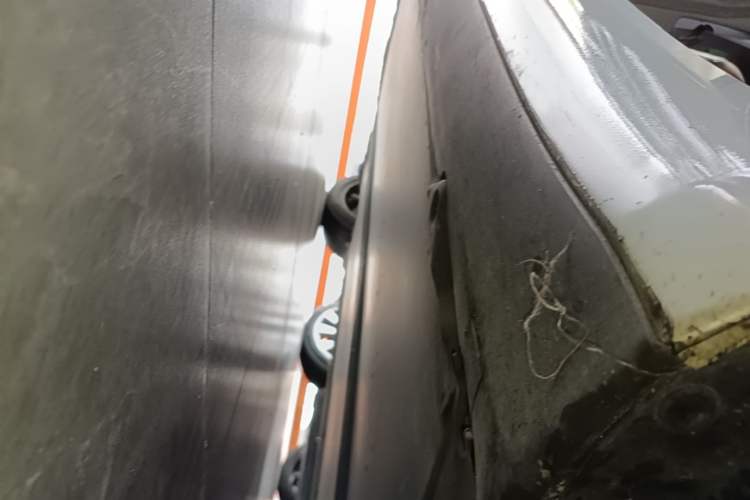 Used Tesla Model 3 2019 Standard Range Rear-Wheel Drive Upgraded Version (60 kWh) Right Side Sill