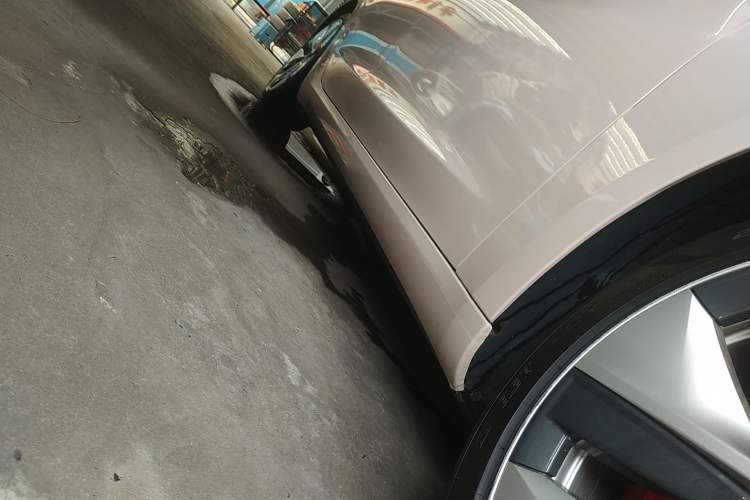 Used Tesla Model 3 2019 Performance High-Performance All-Wheel-Drive Version Right Side Sill