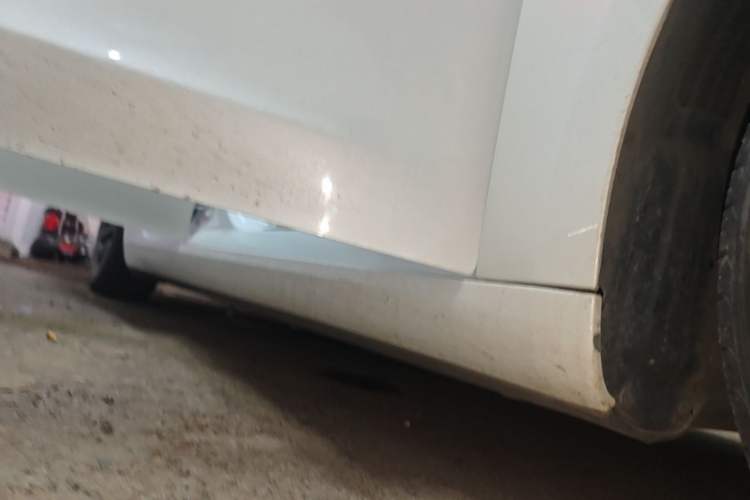 Used Tesla Model 3 2019 Standard Range Rear-Drive Upgraded Version Right Side Sill