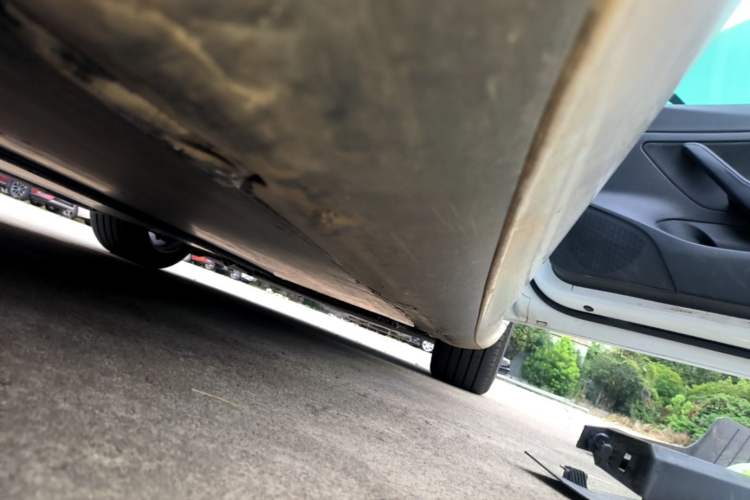 Used Tesla Model 3 2019 Standard Range Rear-Drive Upgraded Version Right Side Sill