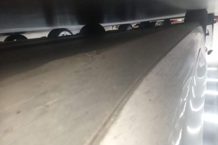 Used Tesla Model 3 2019 Long-Range Rear-Wheel-Drive Version Right Side Sill