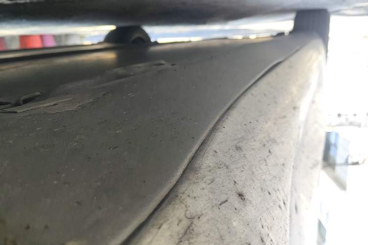 Used Tesla Model 3 2019 Standard Range Rear-Wheel Drive Upgraded Version (52 kWh) Right Side Sill