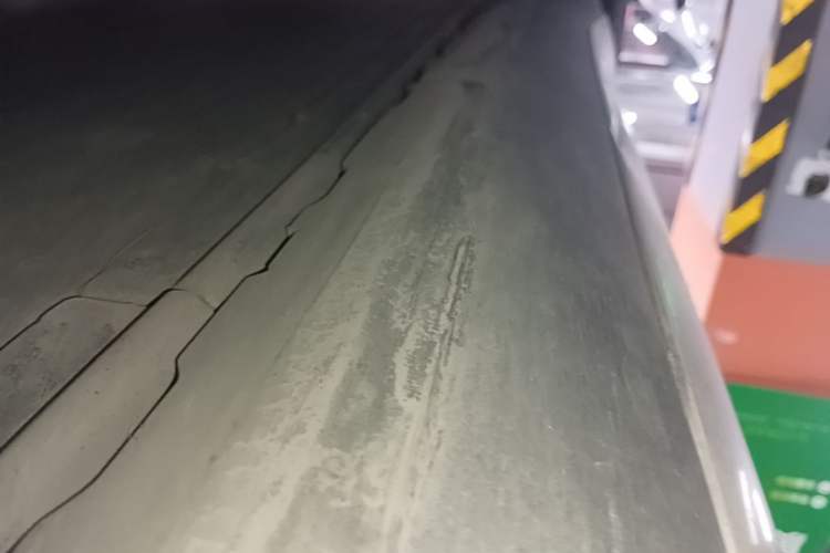 Used Tesla Model 3 2019 Long-Range Rear-Wheel-Drive Version Right Side Sill