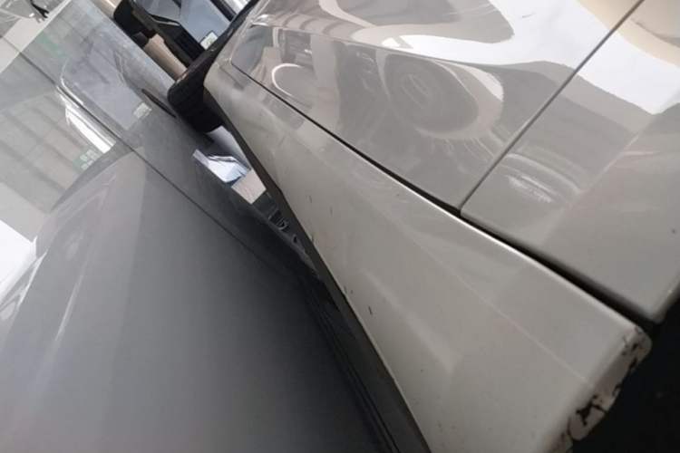 Used Tesla Model 3 2019 Standard Range Rear-Drive Upgraded Version Right Side Sill