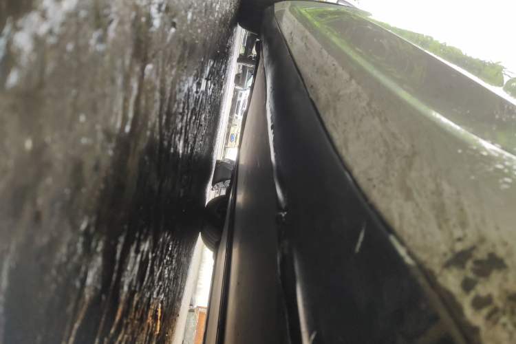 Used Tesla Model 3 2019 Long-Range All-Wheel-Drive Version Right Side Sill