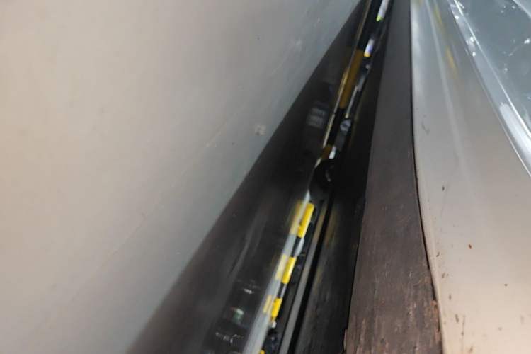 Used Tesla Model 3 2019 Standard Range Rear-Drive Upgraded Version Right Side Sill