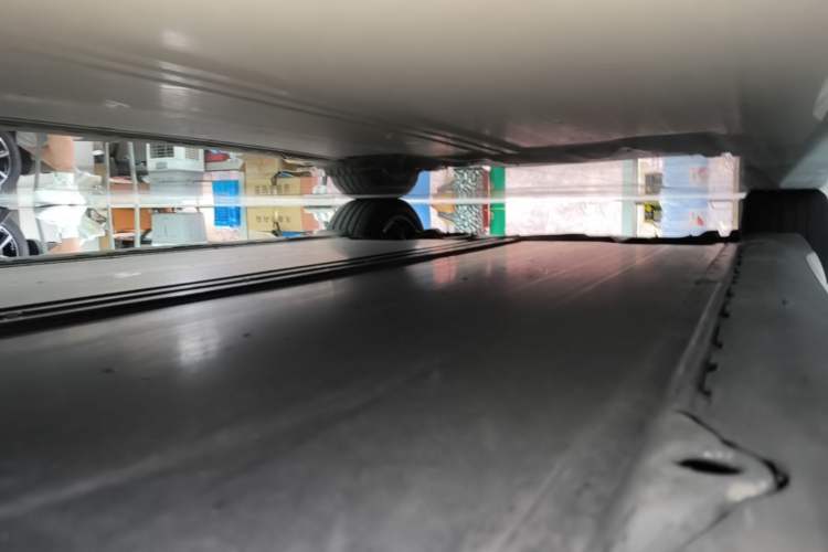 Used Tesla Model 3 2019 Standard Range Rear-Wheel Drive Upgraded Version (60 kWh) Right Side Sill