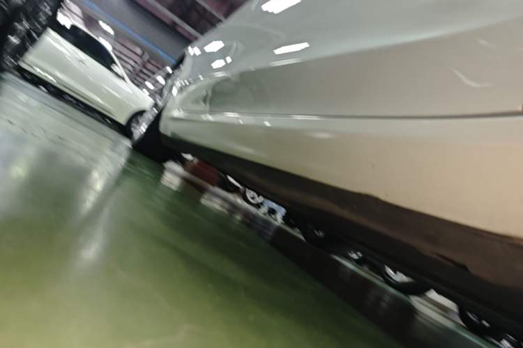 Used Tesla Model 3 2019 Long-Range All-Wheel-Drive Version Right Side Sill