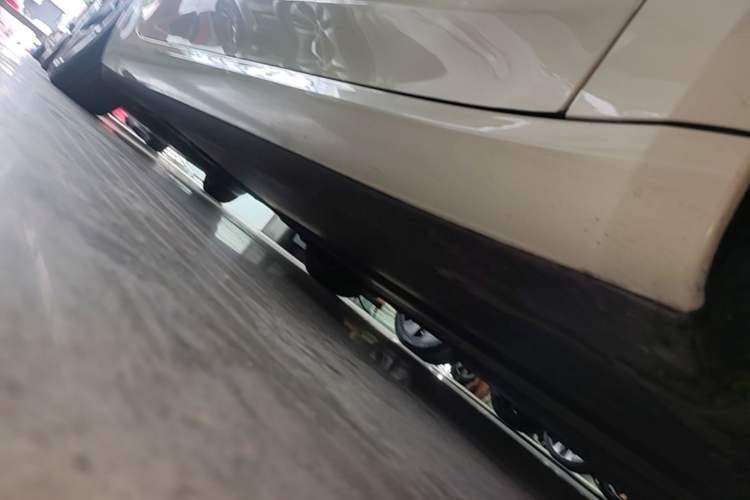 Used Tesla Model 3 2019 Standard Range Rear-Drive Upgraded Version Right Side Sill