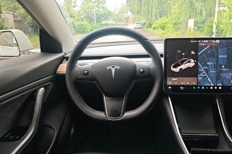 Used Tesla Model 3 2019 Long-Range All-Wheel-Drive Version Steering Wheel