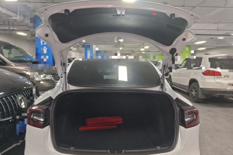 Used Tesla Model 3 2019 Long-Range All-Wheel-Drive Version Trunk