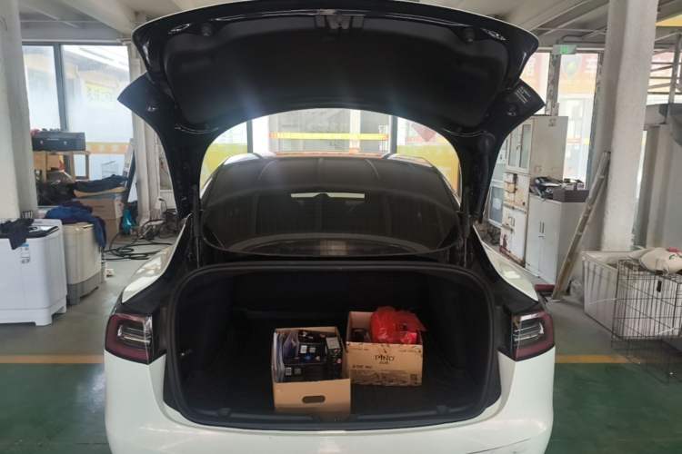 Used Tesla Model 3 2019 Standard Range Rear-Drive Upgraded Version Trunk