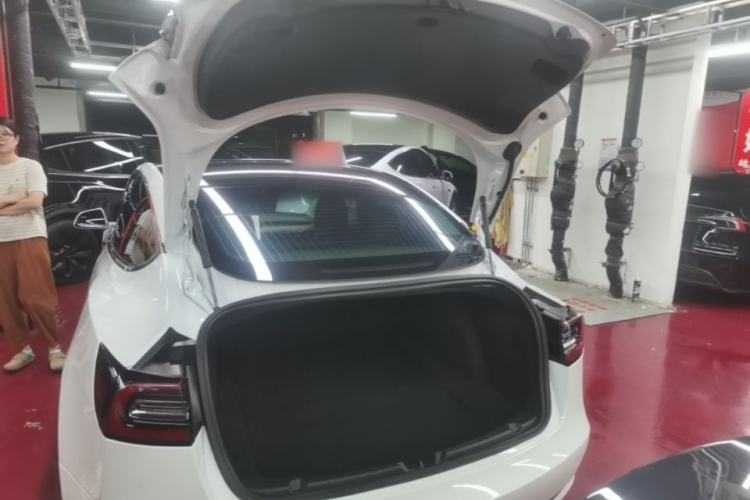 Used Tesla Model 3 2019 Long-Range All-Wheel-Drive Version Trunk