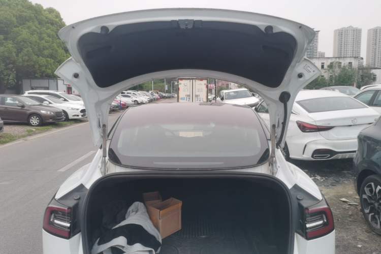 Used Tesla Model 3 2019 Standard Range Rear-Wheel Drive Upgraded Version (60 kWh) Trunk