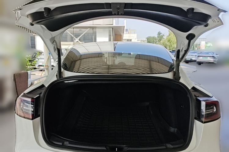 Used Tesla Model 3 2019 Long-Range Rear-Wheel-Drive Version Trunk