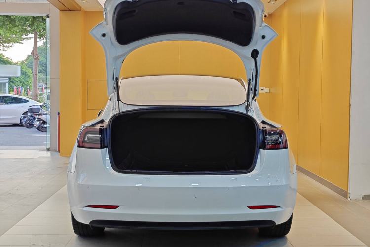 Used Tesla Model 3 2019 Long-Range Rear-Wheel-Drive Version Trunk