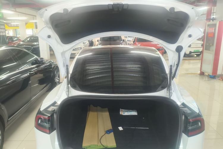 Used Tesla Model 3 2019 Long-Range All-Wheel-Drive Version Trunk