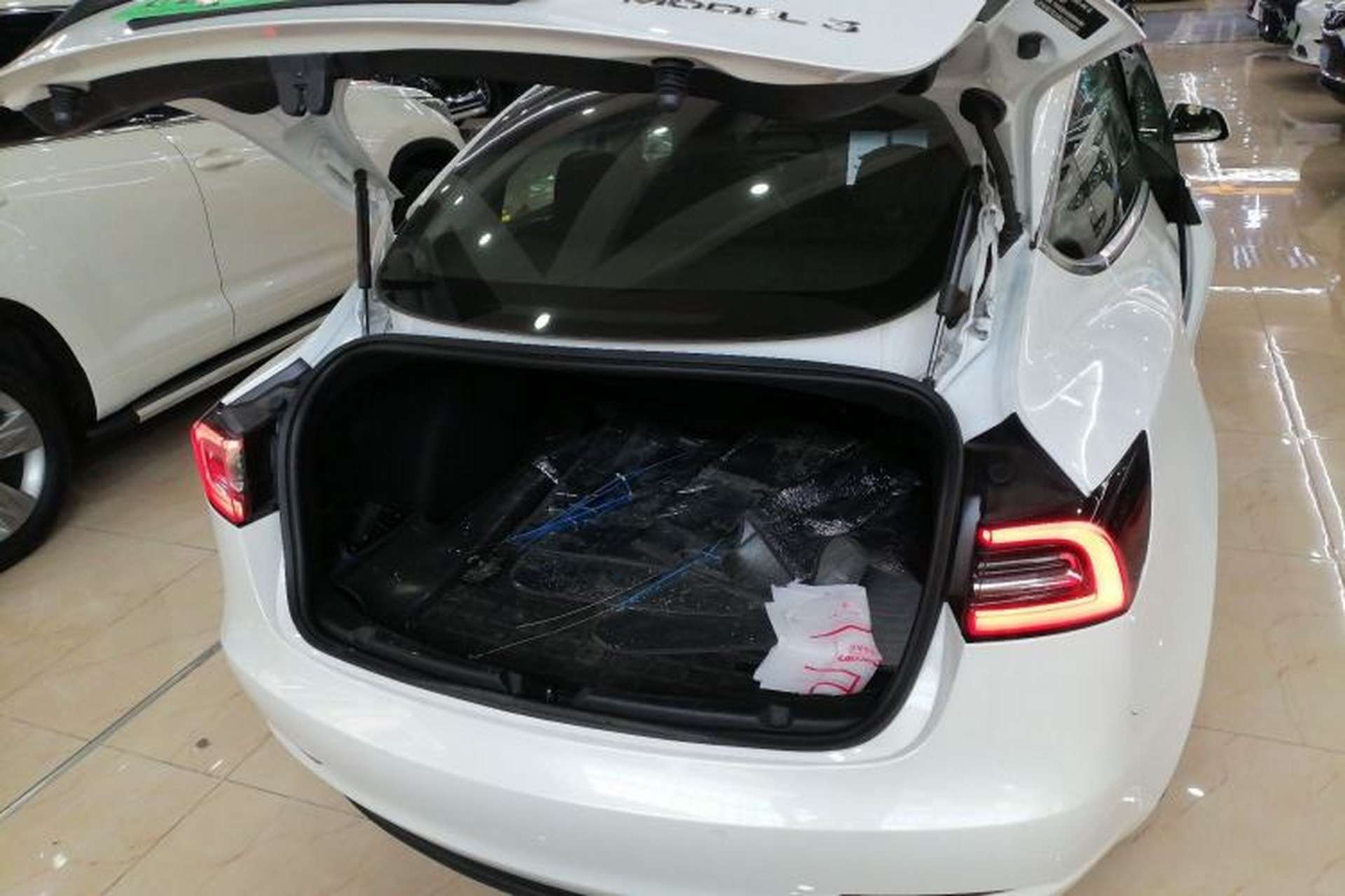 Used Tesla Model 3 2019 Standard Range Rear-Drive Upgraded Version Trunk