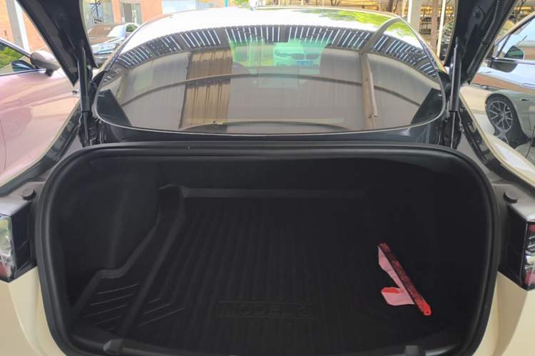 Used Tesla Model 3 2019 Standard Range Rear-Drive Upgraded Version Trunk