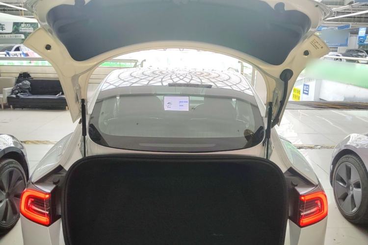 Used Tesla Model 3 2019 Long-Range All-Wheel-Drive Version Trunk