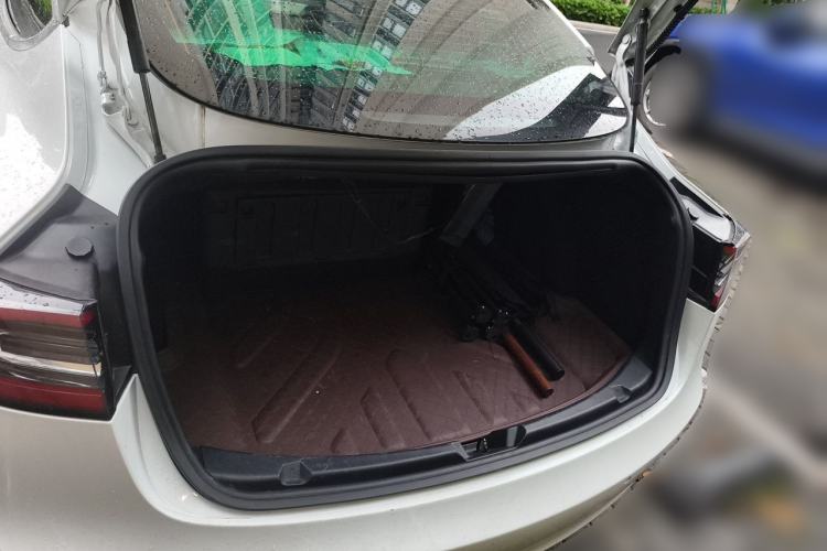 Used Tesla Model 3 2019 Long-Range Rear-Wheel-Drive Version Trunk
