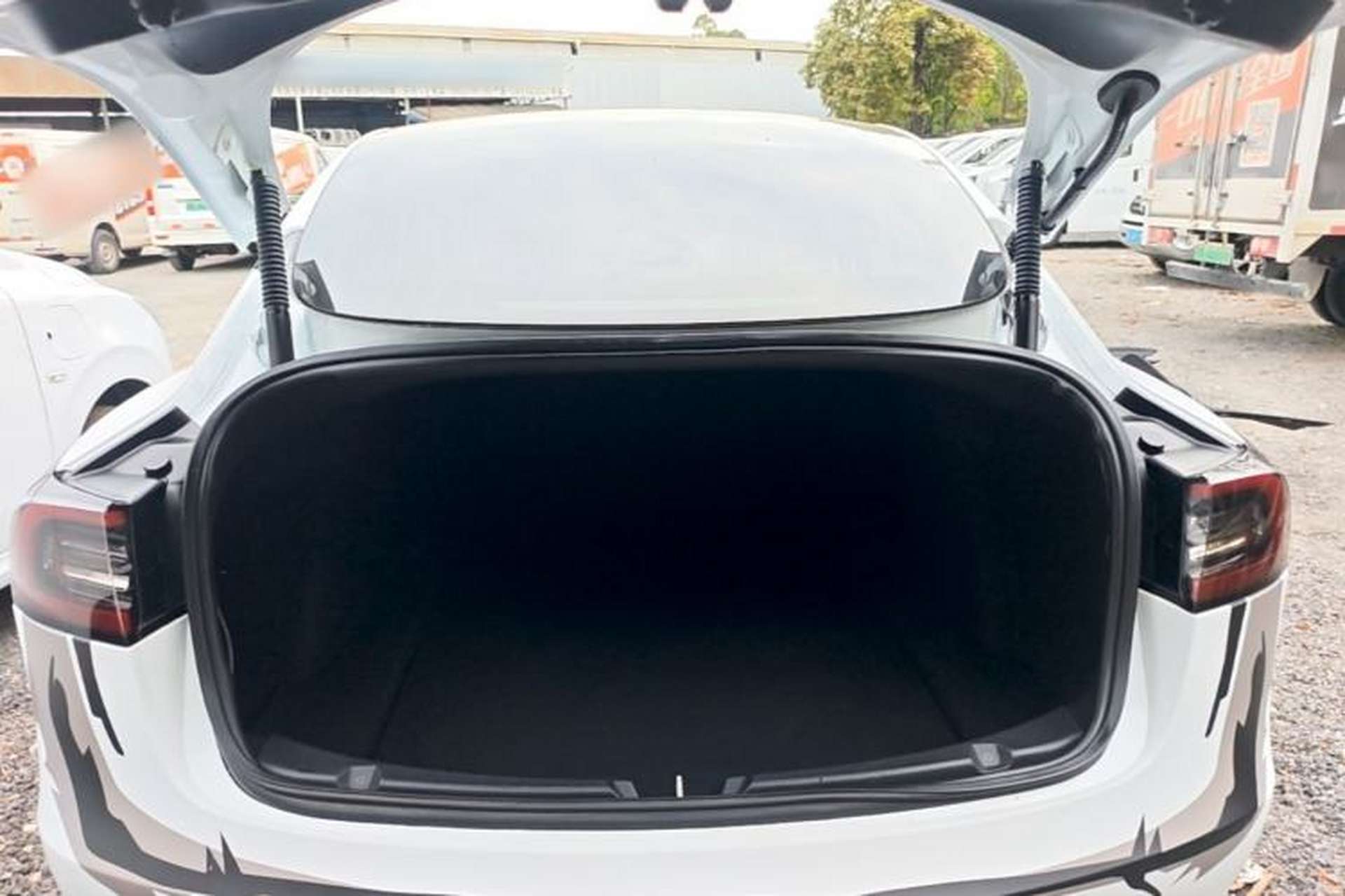 Used Tesla Model 3 2019 Long-Range Rear-Wheel-Drive Version Trunk