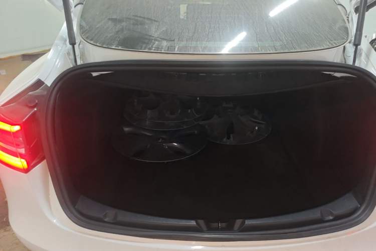 Used Tesla Model 3 2019 Standard Range Rear-Drive Upgraded Version Trunk