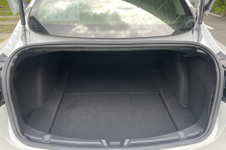 Used Tesla Model 3 2019 Long-Range Rear-Wheel-Drive Version Trunk
