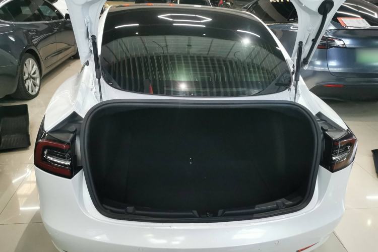 Used Tesla Model 3 2019 Long-Range All-Wheel-Drive Version Trunk