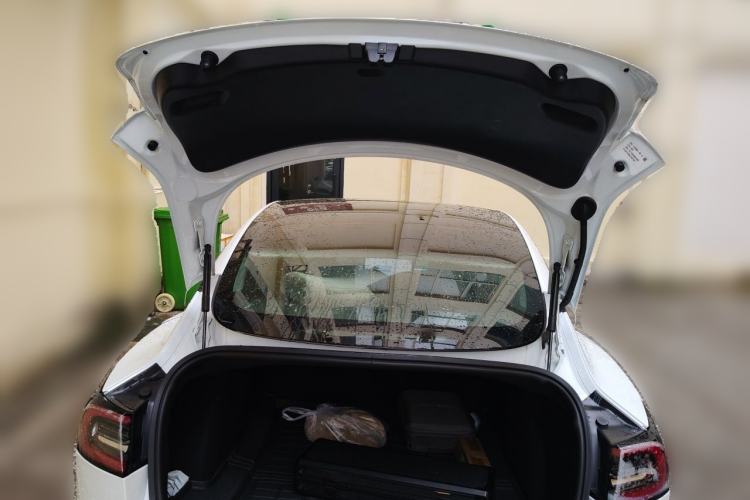 Used Tesla Model 3 2019 Long-Range All-Wheel-Drive Version Trunk