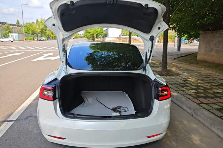 Used Tesla Model 3 2019 Long-Range All-Wheel-Drive Version Trunk