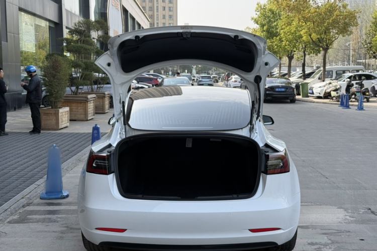 Used Tesla Model 3 2019 Long-Range Rear-Wheel-Drive Version Trunk