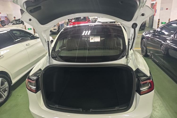Used Tesla Model 3 2019 Long-Range All-Wheel-Drive Version Trunk