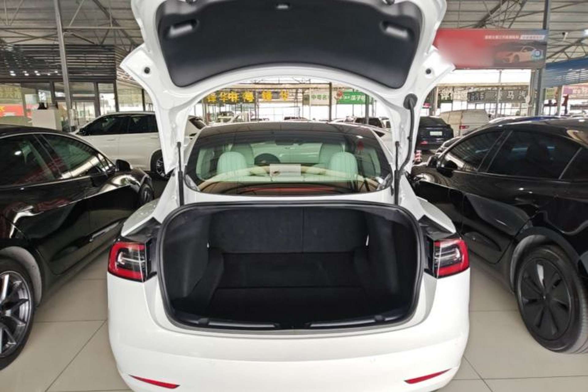 Used Tesla Model 3 2019 Long-Range Rear-Wheel-Drive Version Trunk