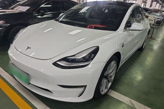 Tesla Model 3 2019 Long-Range All-Wheel-Drive Version مستعملة