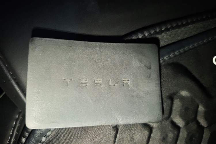 Used Tesla Model 3 2019 Long-Range All-Wheel-Drive Version Vehicle Key