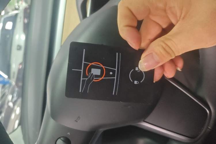 Used Tesla Model 3 2019 Long-Range All-Wheel-Drive Version Vehicle Key