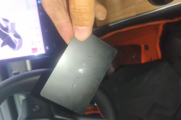Used Tesla Model 3 2019 Long-Range All-Wheel-Drive Version Vehicle Key